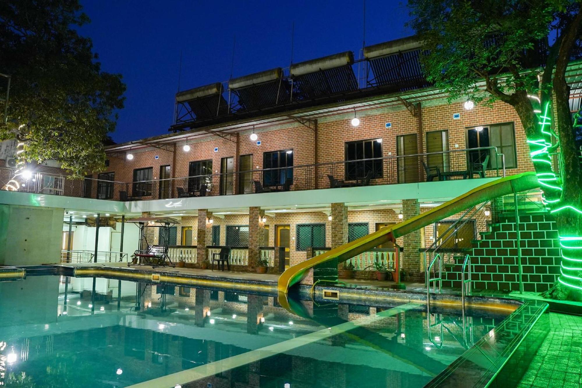 Hotel Kumar Plaza Matheran Exterior photo