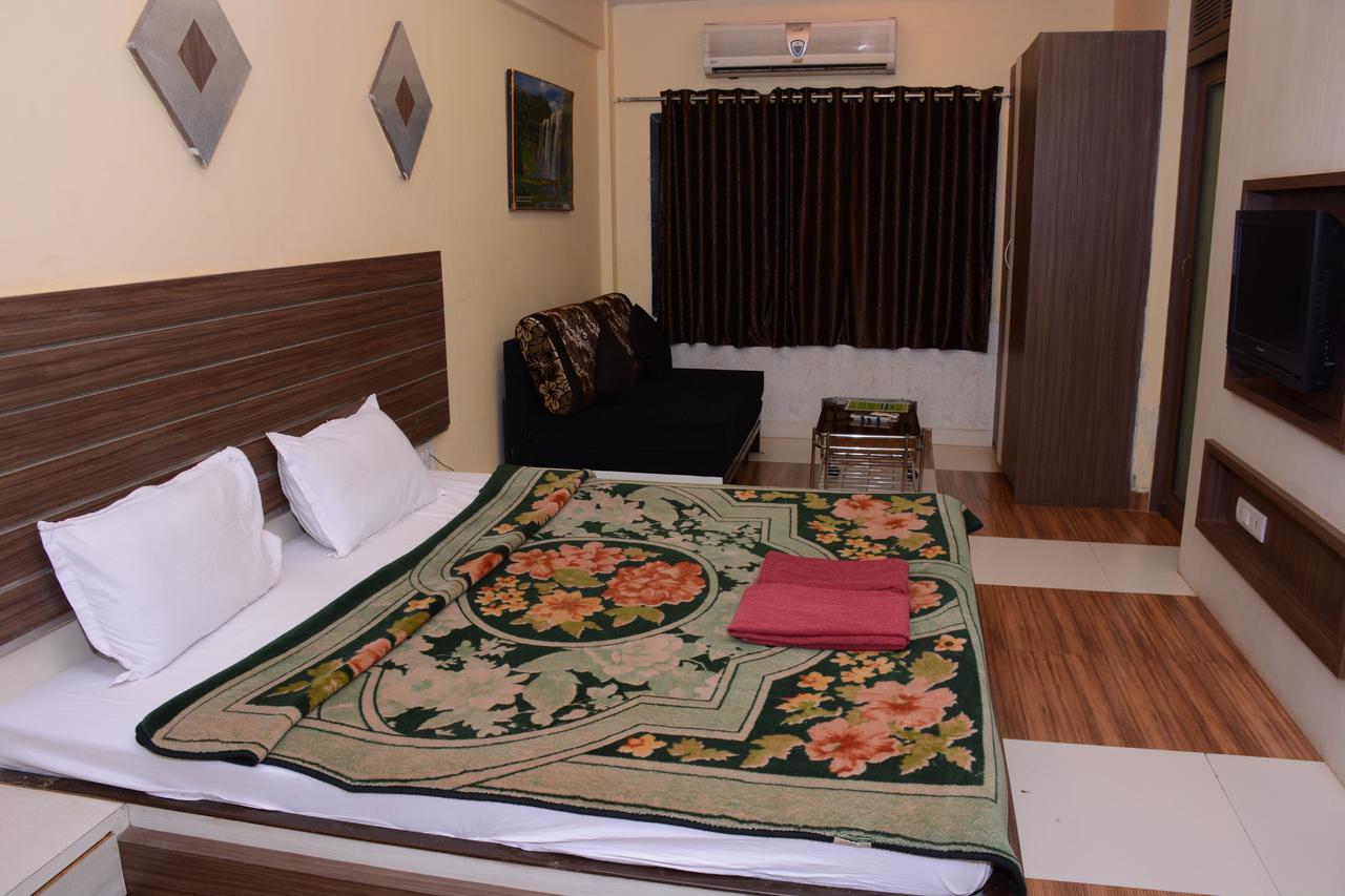 Hotel Kumar Plaza Matheran Exterior photo
