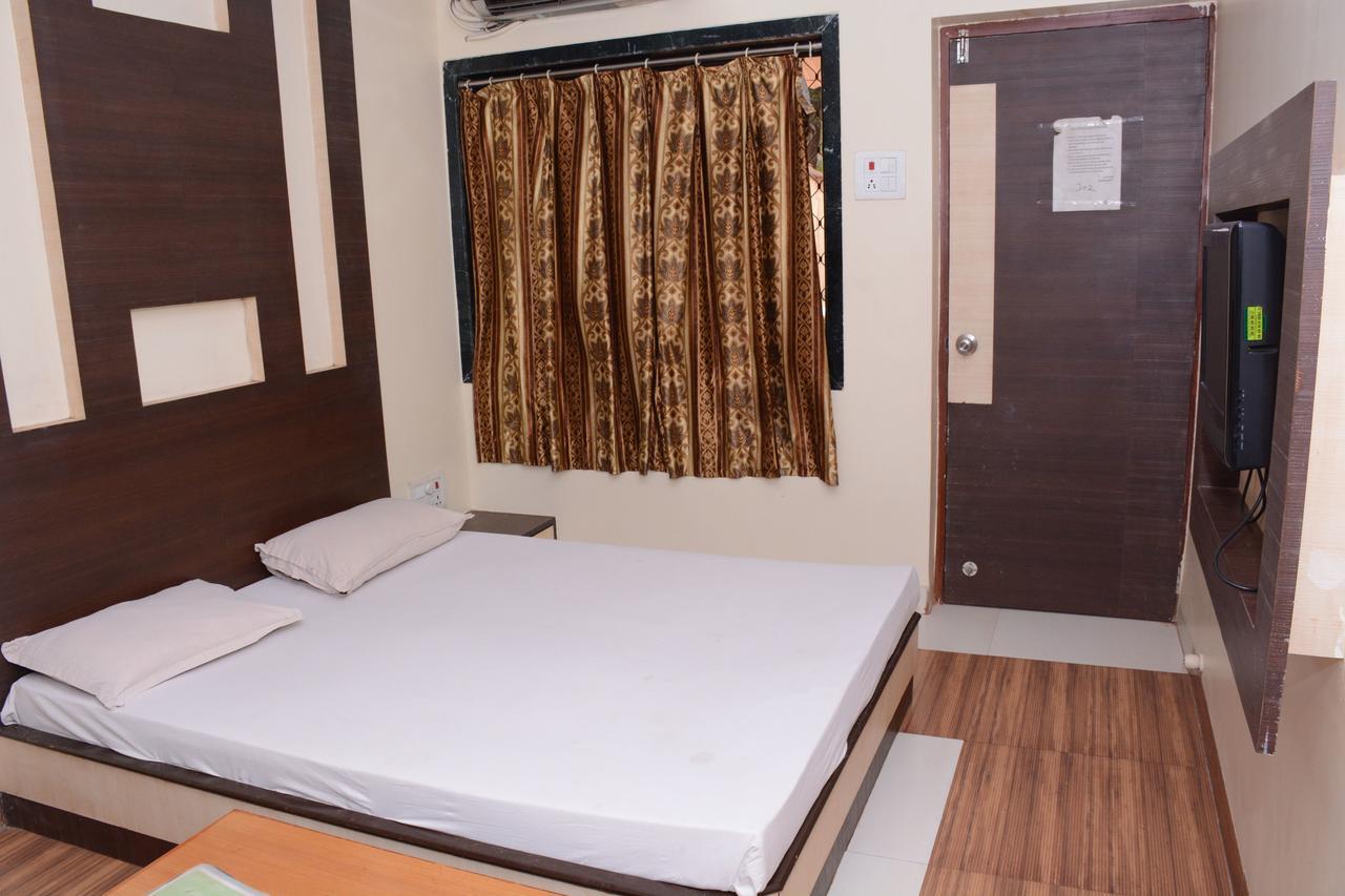 Hotel Kumar Plaza Matheran Exterior photo