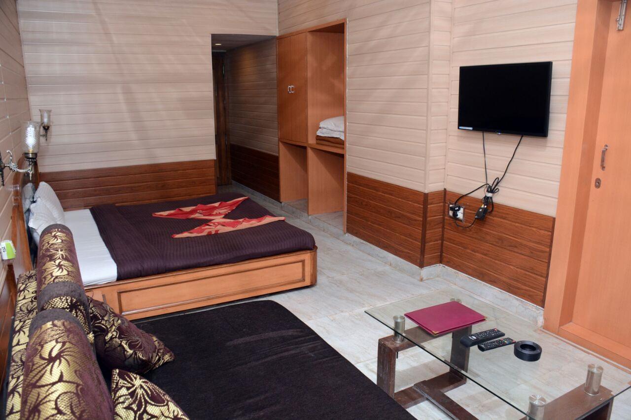 Hotel Kumar Plaza Matheran Exterior photo
